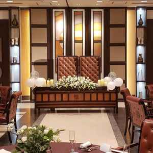 披露宴会場。シンプルなデザインで自分たちに合うと感じた。