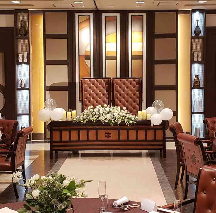 披露宴会場。シンプルなデザインで自分たちに合うと感じた。