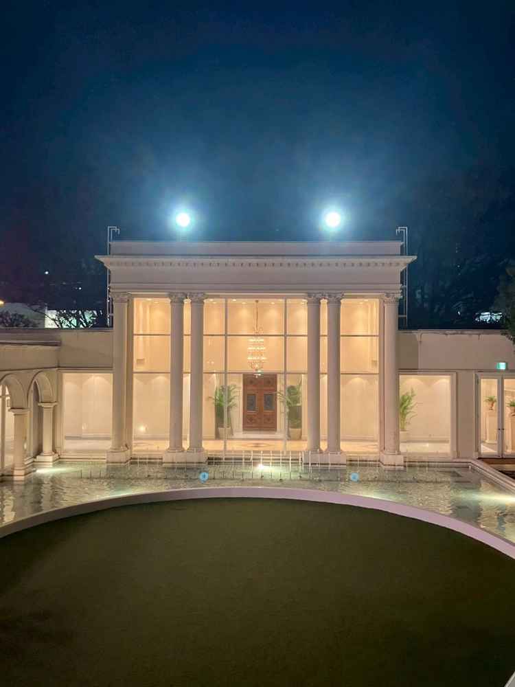 大階段の上から見た景色