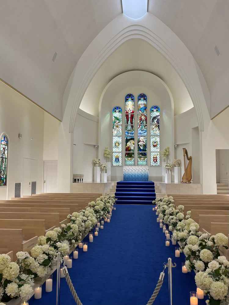 教会、明るく素敵でした