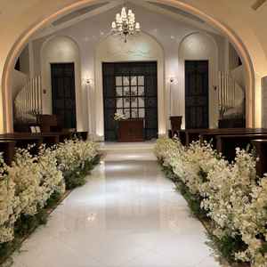 白基調のチャペル