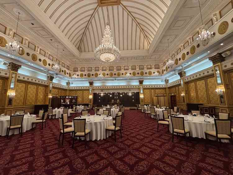 披露宴会場も絵本の中のようなかわいさ、綺麗さだった。