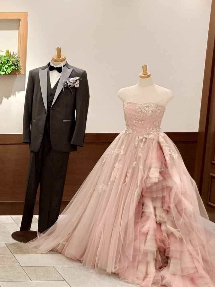 ドレスのディスプレイ