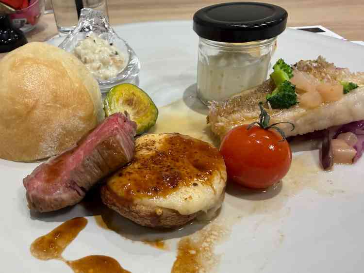 試食の料理、一つ一つ素材のおいしさを感じた