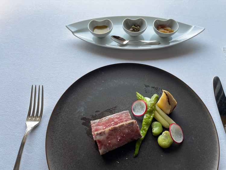 メインの試食。付け合わせが3種類ありました。