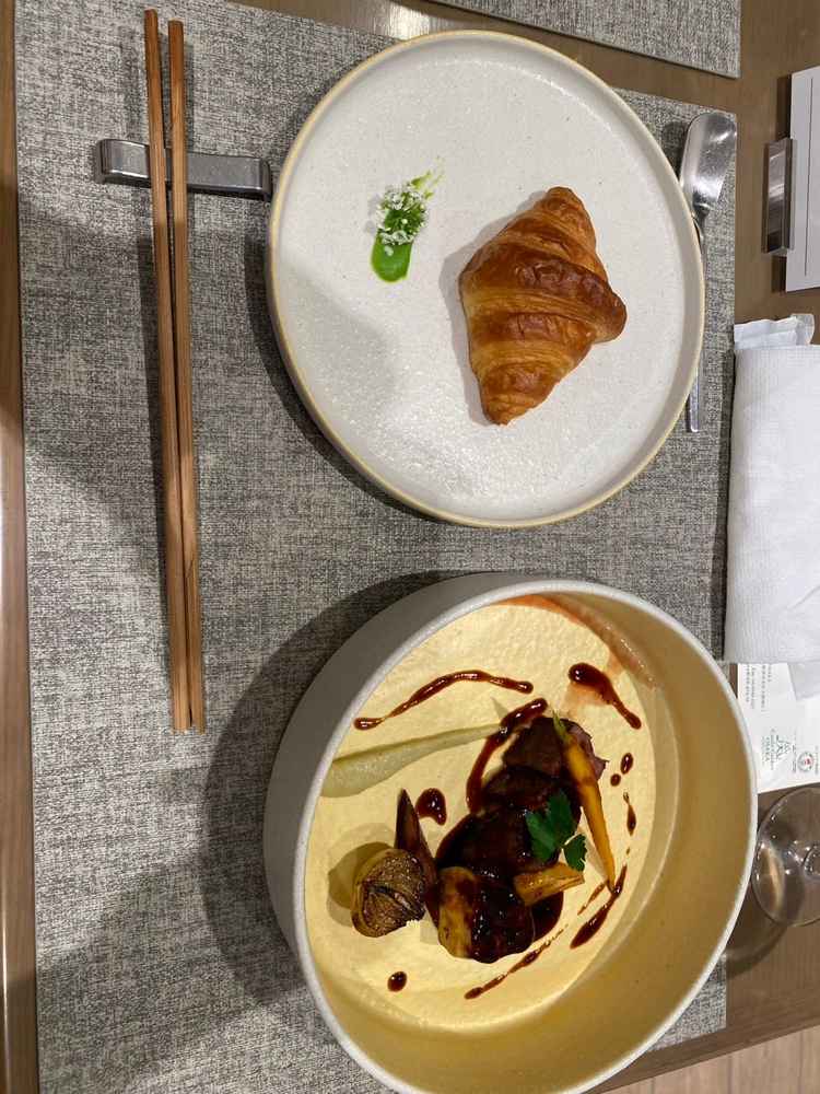 肉料理はとても美味しく、また人気のクロワッサンもおかわり自由とのことでゲストに喜んでもらえそう！