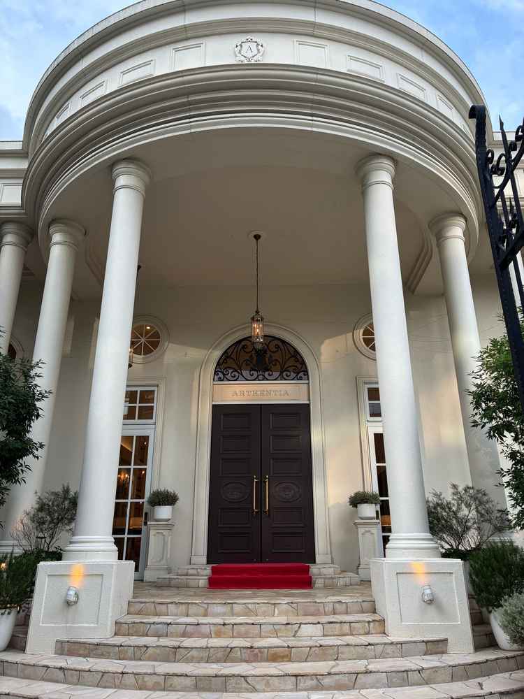 入り口も立派でした。