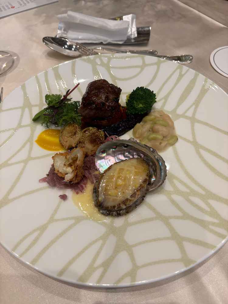 お肉料理と海鮮料理のワンプレート美味しかったです