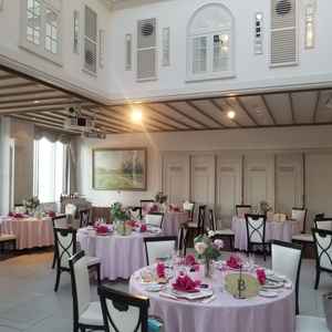 一番人気の披露宴会場。窓からの景色もよく、天井も高いため明るく開放感がある。