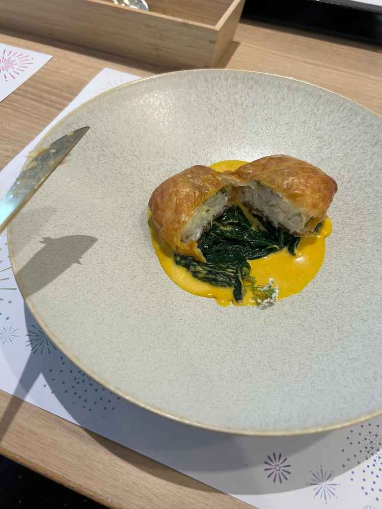 魚のパイ包みとても美味しかったです。料理2ランクアップで出せるとのこと。