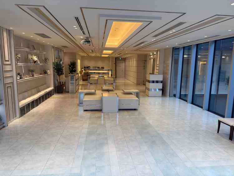 20〜30人規模に丁度良く白貴重で綺麗な披露宴会場です。