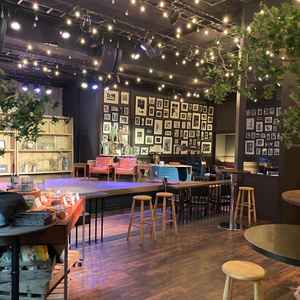 遊び心あふれるケーキビュッフェを楽しめるシアタールーム