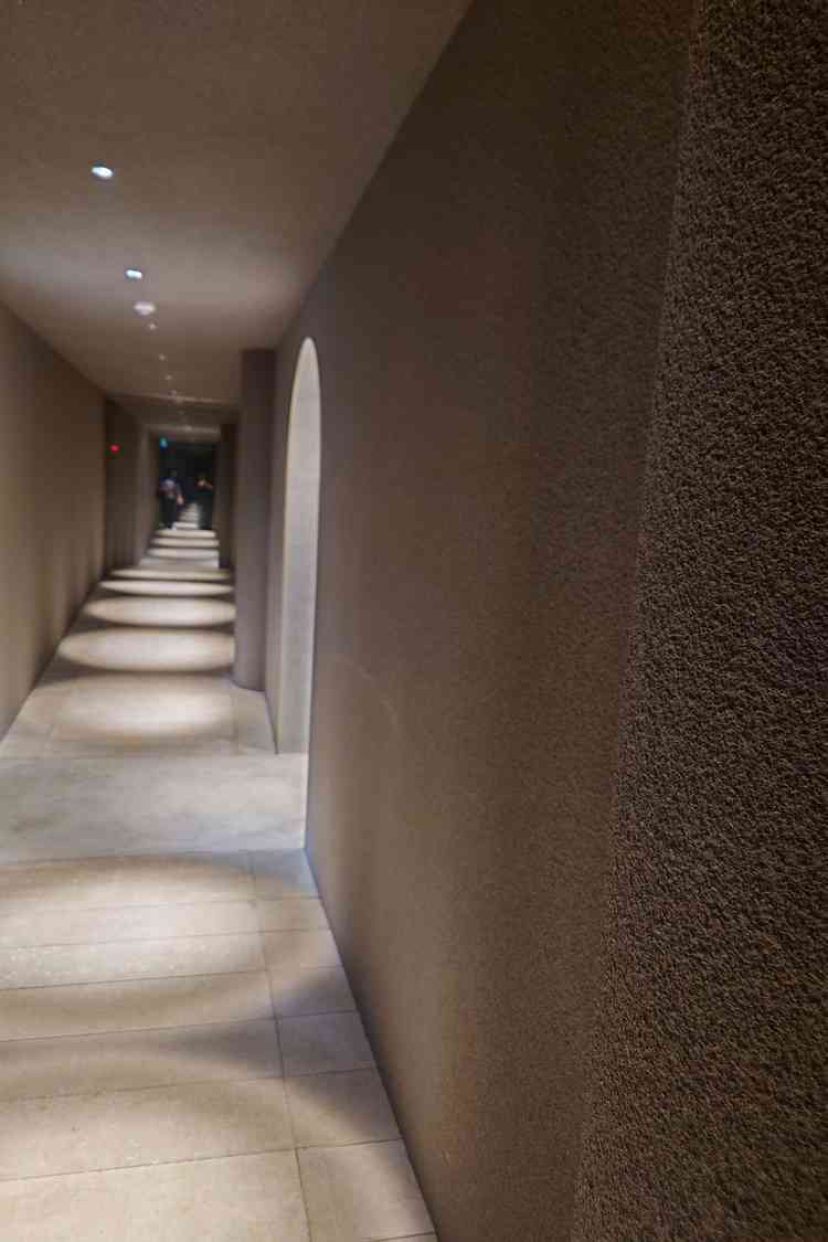 式場に向かうまで、ゲストが心を落ち着ける道。