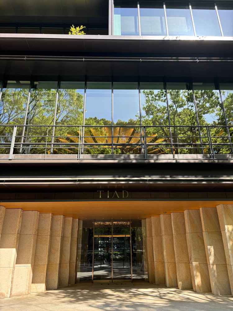 アクセス、立地が良く外観も洗練されています。