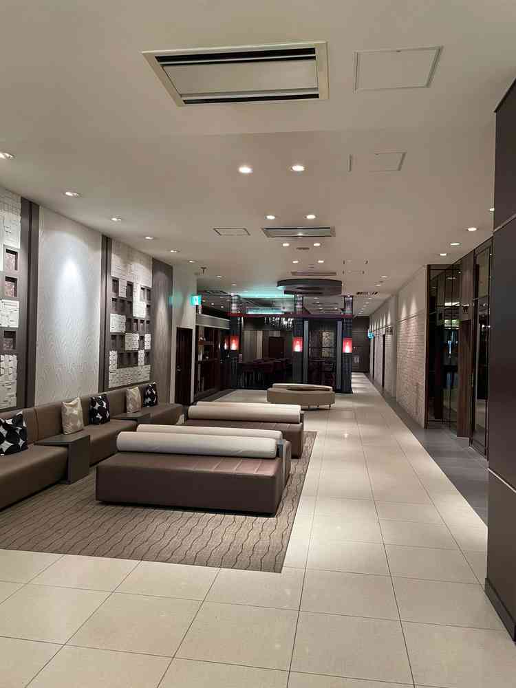 ロビーの写真です。清潔感があって、入り口から洗練された印象でした。