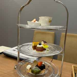 デザートもとても美味しく、アフタヌーンティー形式での提供も可能なのが魅力的でした。