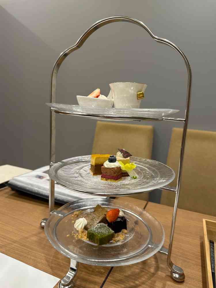 デザートもとても美味しく、アフタヌーンティー形式での提供も可能なのが魅力的でした。