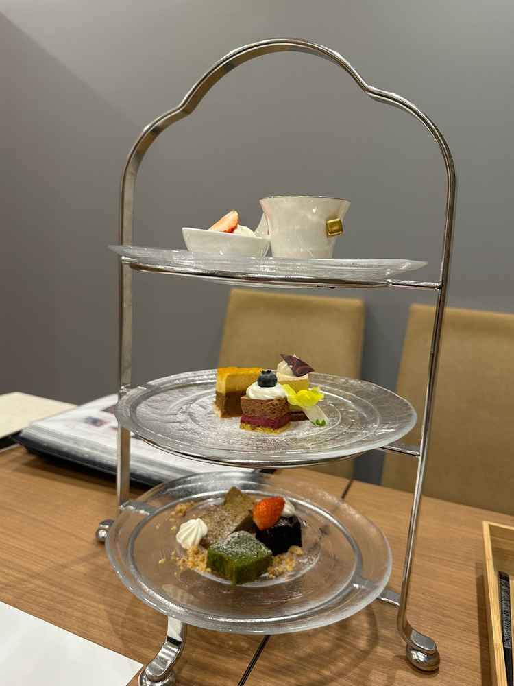 デザートもとても美味しく、アフタヌーンティー形式での提供も可能なのが魅力的でした。