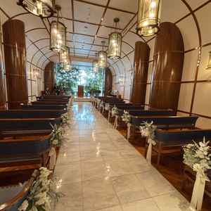 船をイメージしたチャペル。久石譲さんが作曲したオリジナルの音楽で入場するチャペル