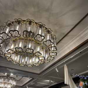 2階披露宴会場。豪華な作り。