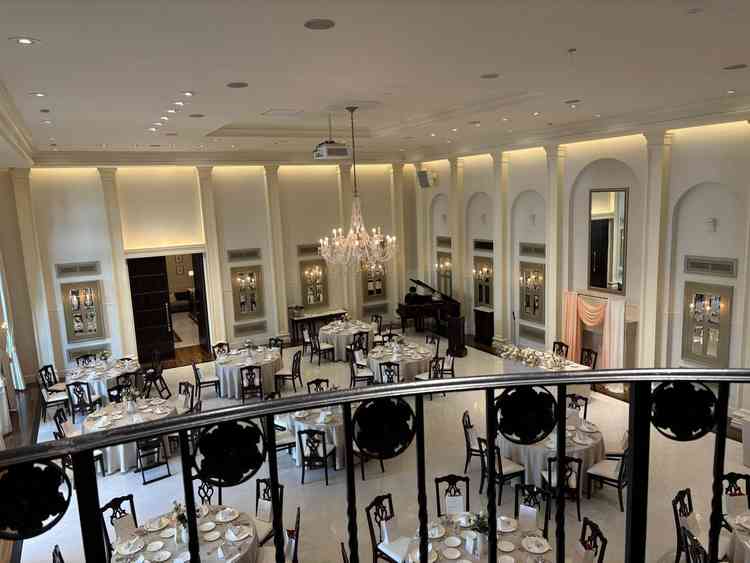 二つ目の披露宴会場(席札があったため上から)