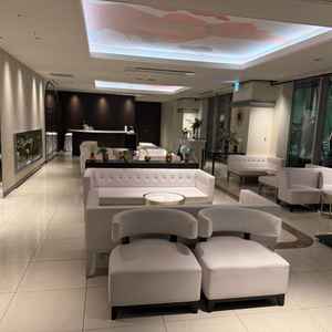 B1。受付がある本待合室。チャペル手前の部屋。少し辛かったが雰囲気は良かったです。