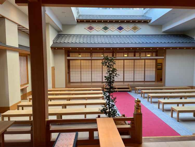 館内神殿　友人席