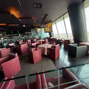 ゲストの待機場はゆとりがあり席数も全く困らないだけありました。