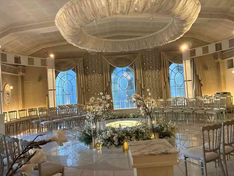 珍しい円形チャペル。ゲストと近い距離で挙式が可能。記憶に残るチャペル。