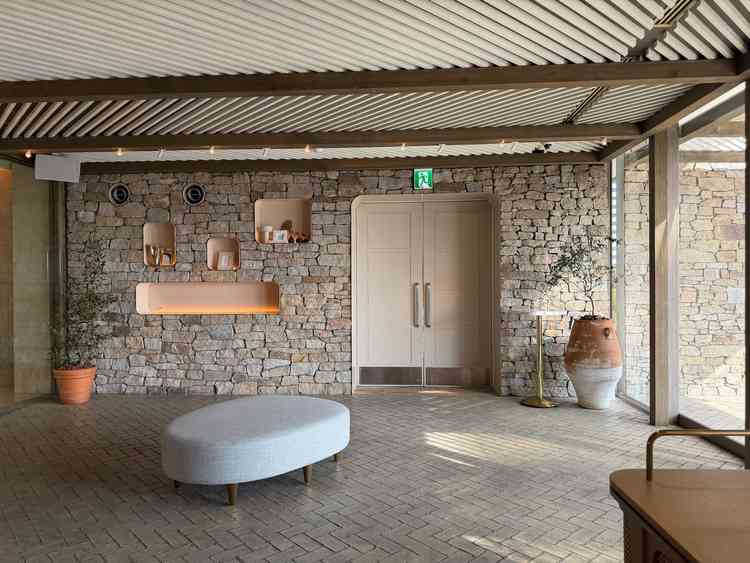 別会場も見学させて頂き、1番新しくできた披露宴主役感を出すことができる披露宴会場でした。