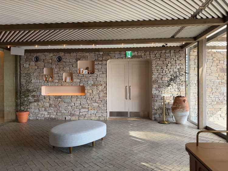 別会場も見学させて頂き、1番新しくできた披露宴主役感を出すことができる披露宴会場でした。