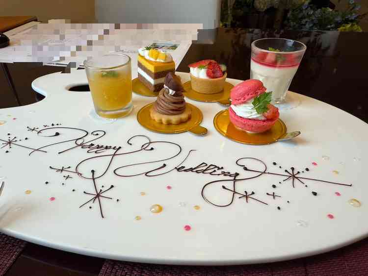 デザートビュッフェ。相談すれば好きな形など注文できるらしい。