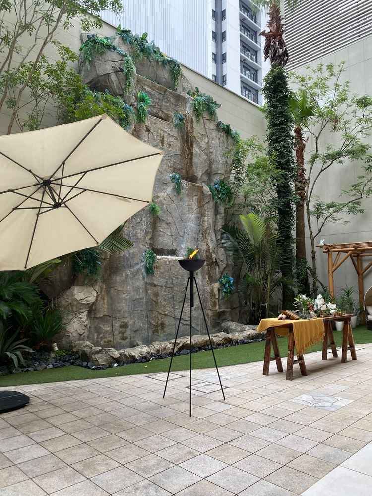 滝が流れている空間があり映画のワンシーンのような雰囲気で、とても居心地が良かったです。