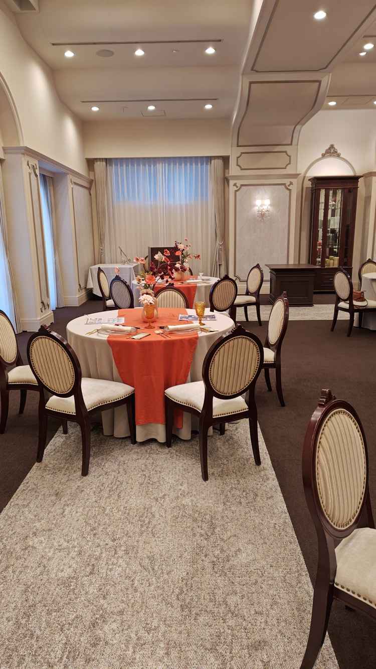 1つ目の会場。シックなデザインで落ち着いた雰囲気が良かったです。