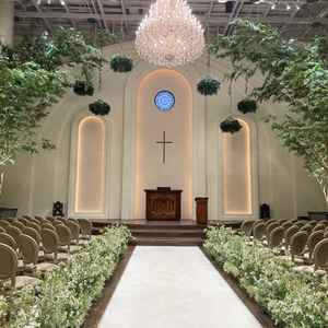 チャペル。天井が高く開放感がありました。