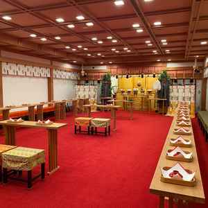 神前式に対応した式場です。天候に関わらず神前式で結婚式が出来るのは強みだと感じました。