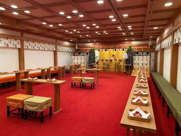 神前式に対応した式場です。天候に関わらず神前式で結婚式が出来るのは強みだと感じました。