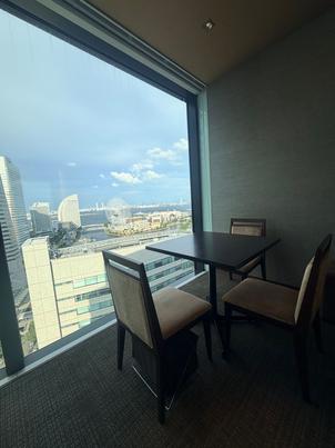 相談室の様子。ここで打ち合わせや事前相談を行った。相談室からもみなとみらいの絶景を一望できた。
