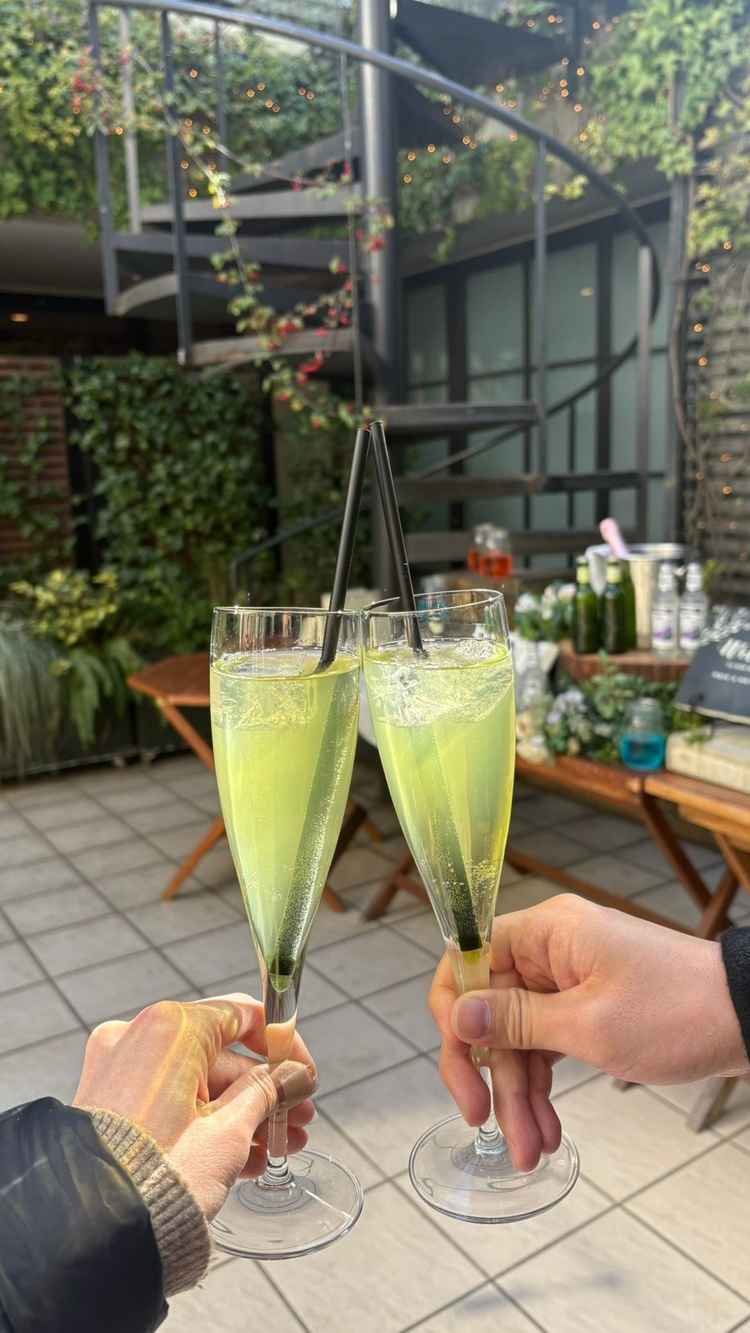 サービスのノンアルコールドリンク