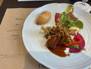 試食の写真。フレンチだが、ヌーベルキュイジーヌジャポネという和の要素が入っていて、和も感じる。