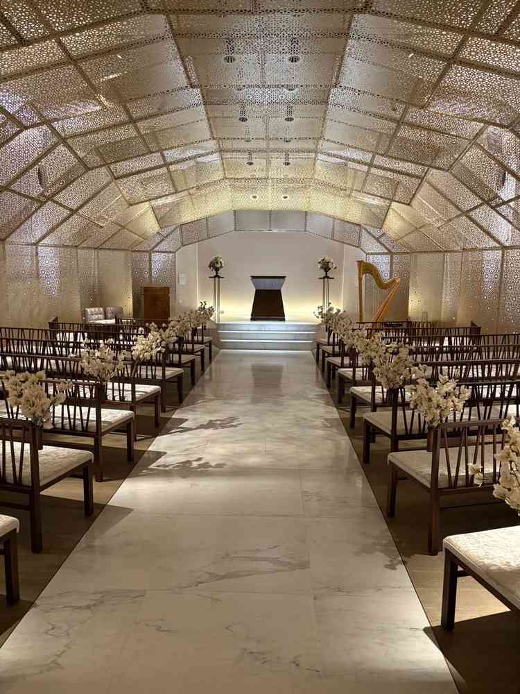 ネットなどの写真で見た通りの幻想的なチャペルでとても素敵でした。あとアロマの匂いも良い