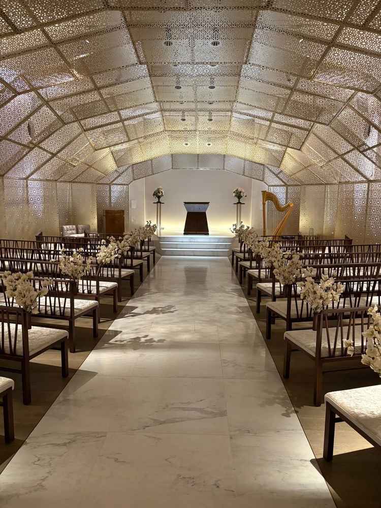 ネットなどの写真で見た通りの幻想的なチャペルでとても素敵でした。あとアロマの匂いも良い