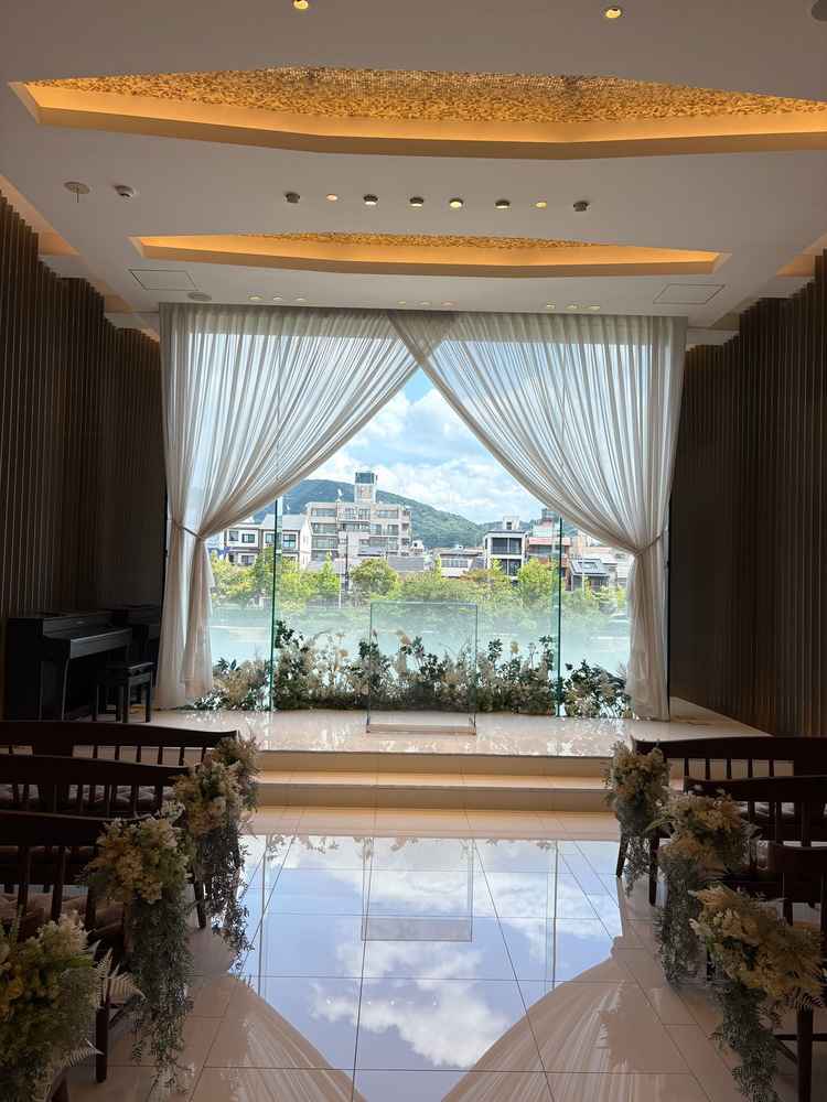 スタイリッシュな挙式会場でした。