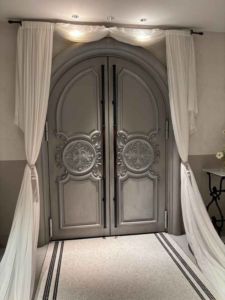 挙式会場の扉です。この奥にもう一枚扉がありました。