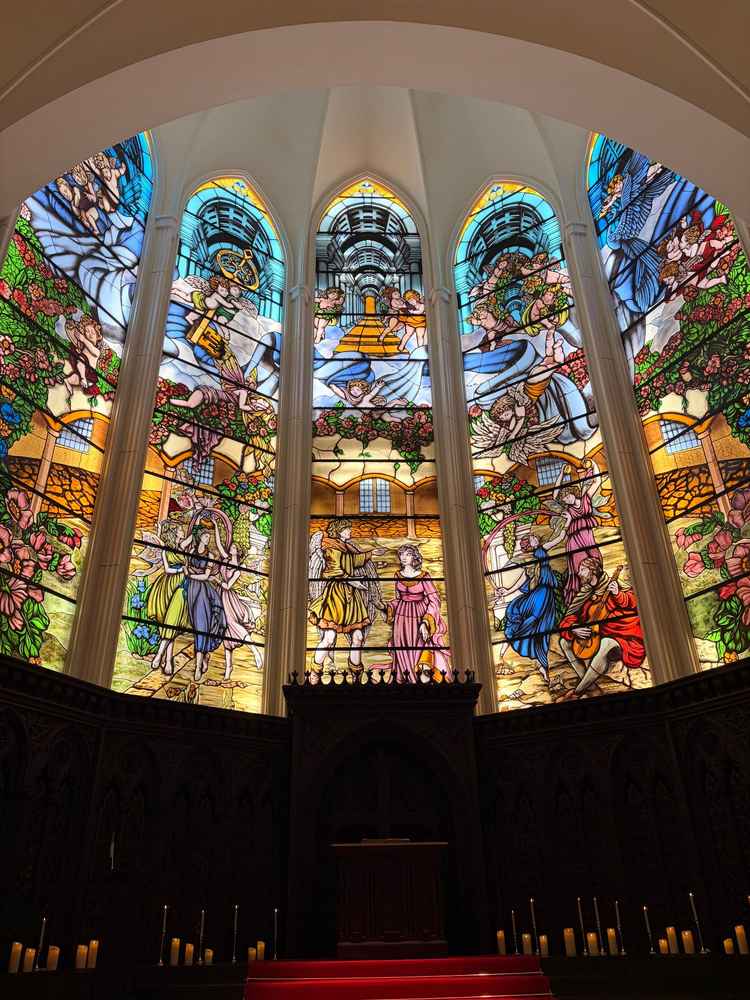 チャペルのステンドグラス