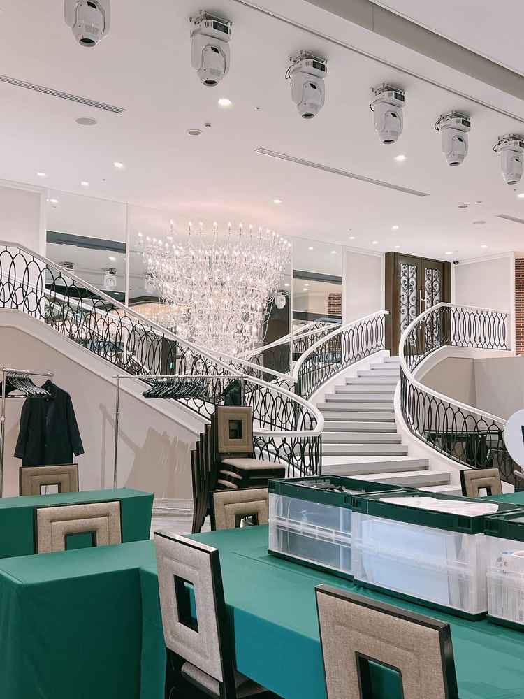 コンコードの二つの階段がある会場