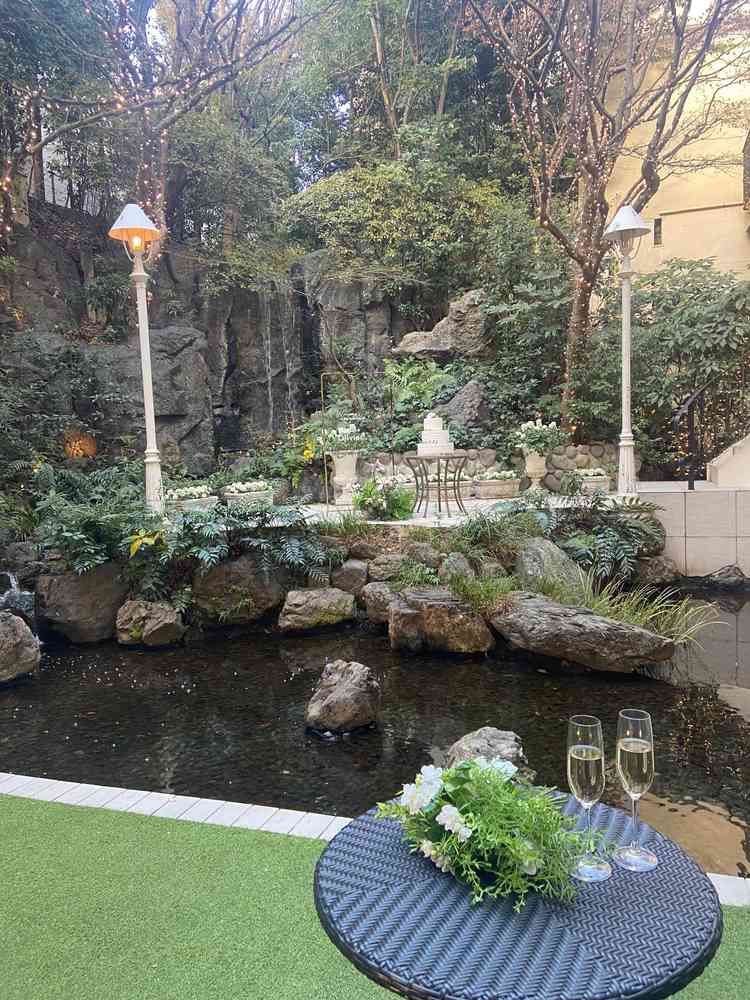 ガーデンです。地下にいることを忘れるような素敵な空間です。