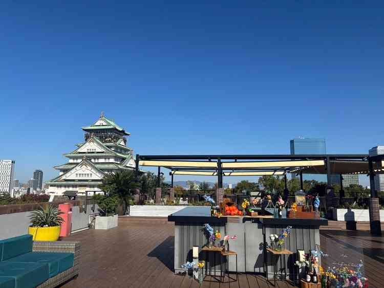 屋上からの景色。0.5次会のように使えるとのこと。