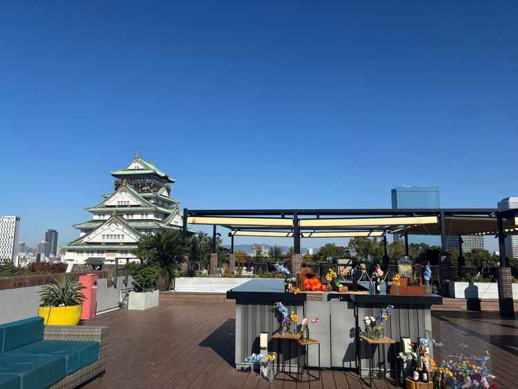 屋上からの景色。0.5次会のように使えるとのこと。