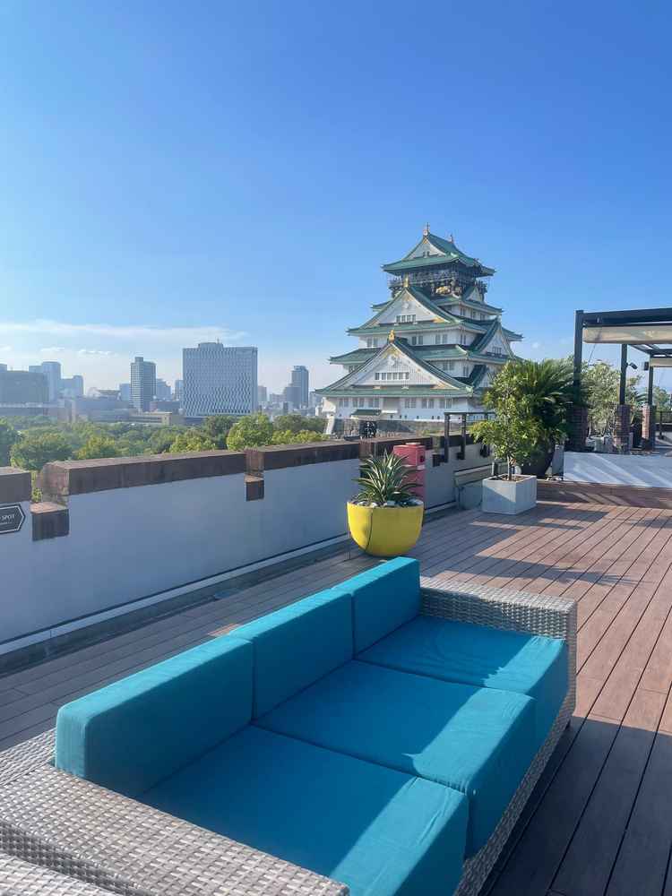 大阪城が見えるところで挙式やウェルカムパーティーができたりととても素敵な空間でした。